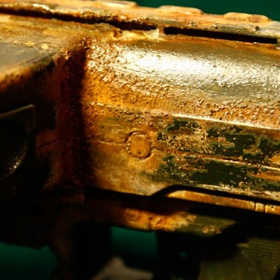 Detail Lackabplatzer 2
Der Lack glänzt normal nicht so stark