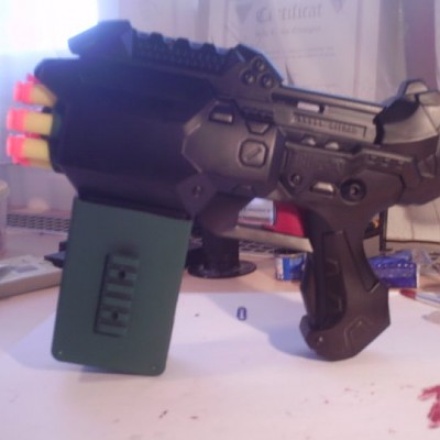 Erinnert irgendiwie an einen Bolter aus WH40k