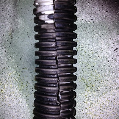 Kabelkanal, im schwarz grundiert