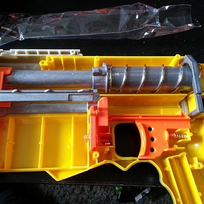 und die Metallteile in die Recon eingebaut