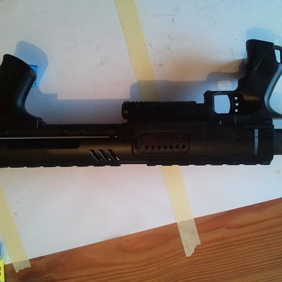 zerlegt, grundiert, schwarz matt...