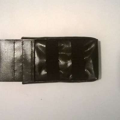 Magazintasche 12er mit Mollesystem an der Vorderseite.