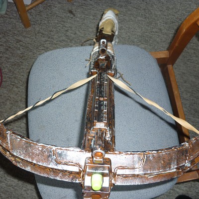 leichte Nerf Zombiestrike Crossbow optikmod von vorne