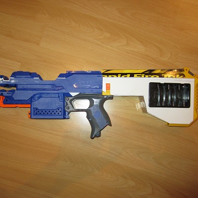 Stabilisierte Schulterstütze mit neuem Batteriefach