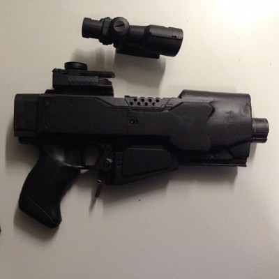 Eigentlich auch ne schicke Sidearm...