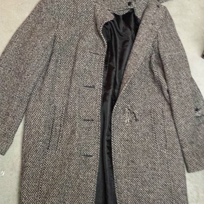 Vorderseite eines Mantels meiner Mutter (Ärmel sind zu kurz, aber das passt ja)