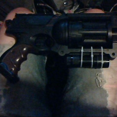 lederfarbender griff rest schwarz superARmod vollzogen :D und lampe für nachts angebrahct...