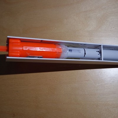 Pistolenblaster: Offen, gespannt