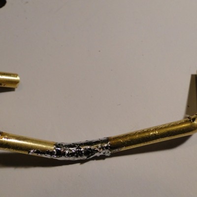 Knicken der Röhre durch einsägen und dann  verlöten.