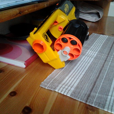 Mein erster Mod überhaupt:
AR raus und den Schwenkbereich der Trommel erweitert.