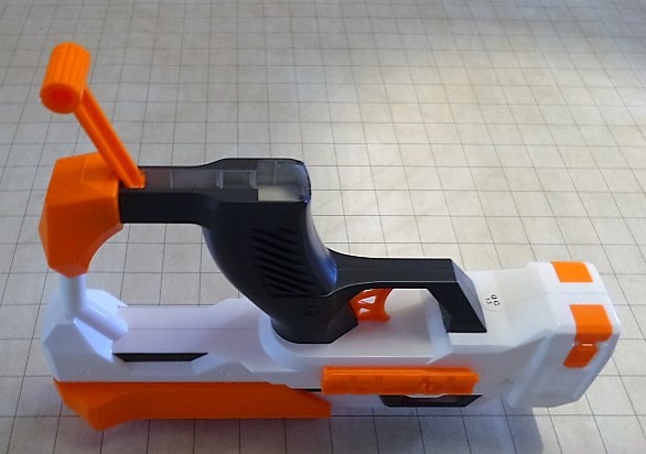 An der Modulus ist der Steg unten der Ladezug des Blasters hier ist es ein einklappbarer Ständer. Wenn man ein Zweibein und diese Stütze einsetzt verh