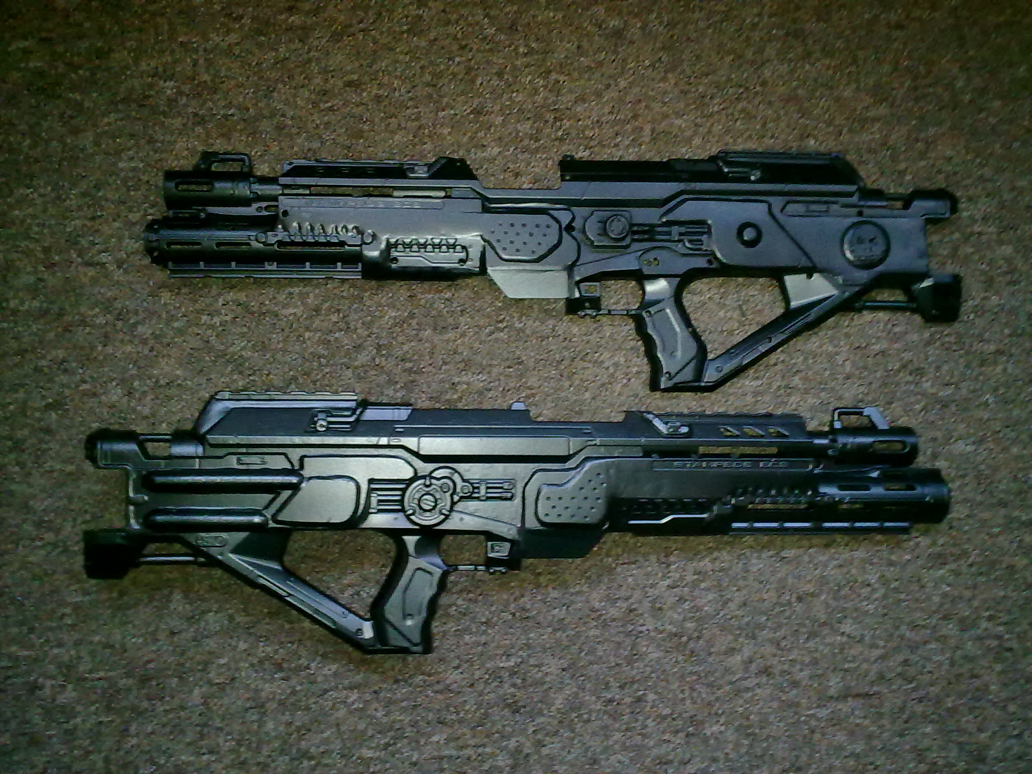 Beide Hälften grundiert.