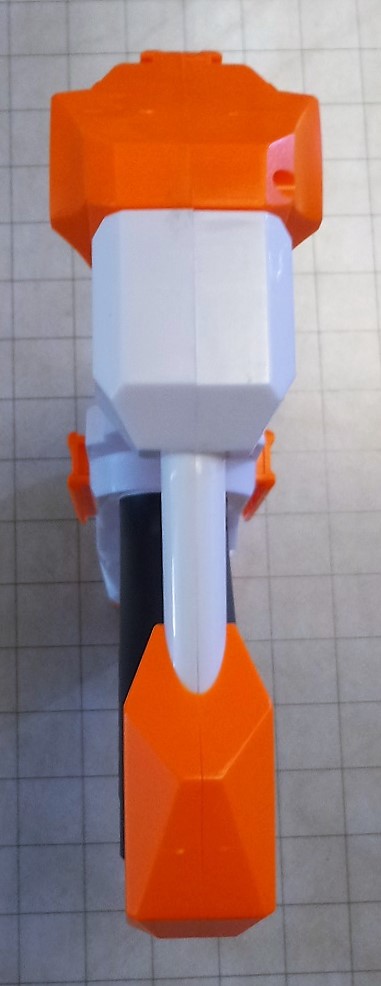 Das Endstück der Blasterschulterstütze wurde mittig so schmal angelegt um potentiell als Gurtaufhängung dienen zu können. Ist zumindest meine Theorie.