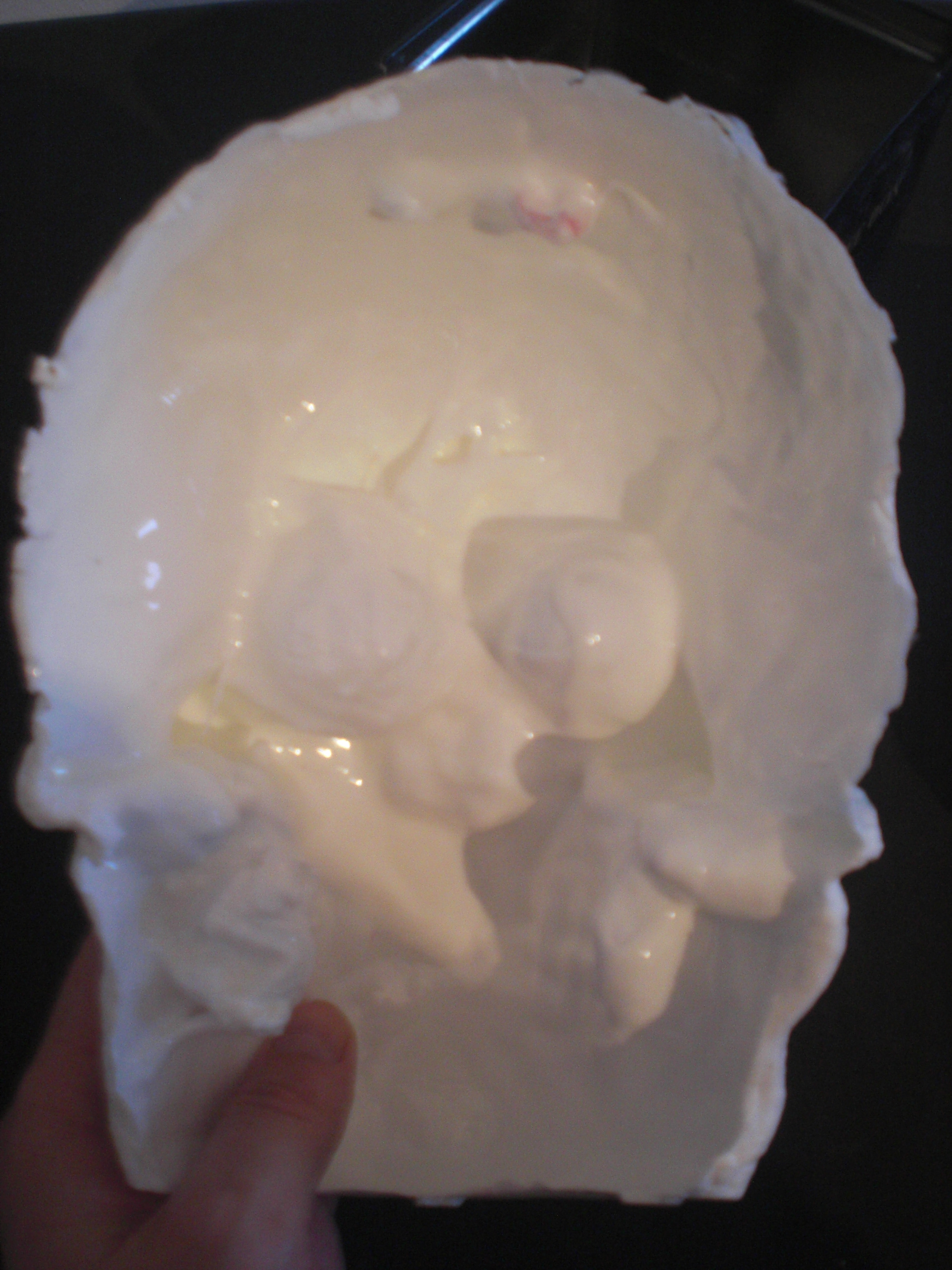 Das kommt bei mir auf den Thorso/schultern und Schild.

Ist leider bissel dick geworden, weil ich nicht wusste, das mehr Material, so schnell aushär