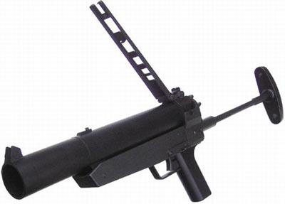 Das Vorbild von H&K:

- Leitervisier (ähnlich wie das der Recon)
- ausziehb. Schulterstütze (Bild zuvor)
- Kipplauf