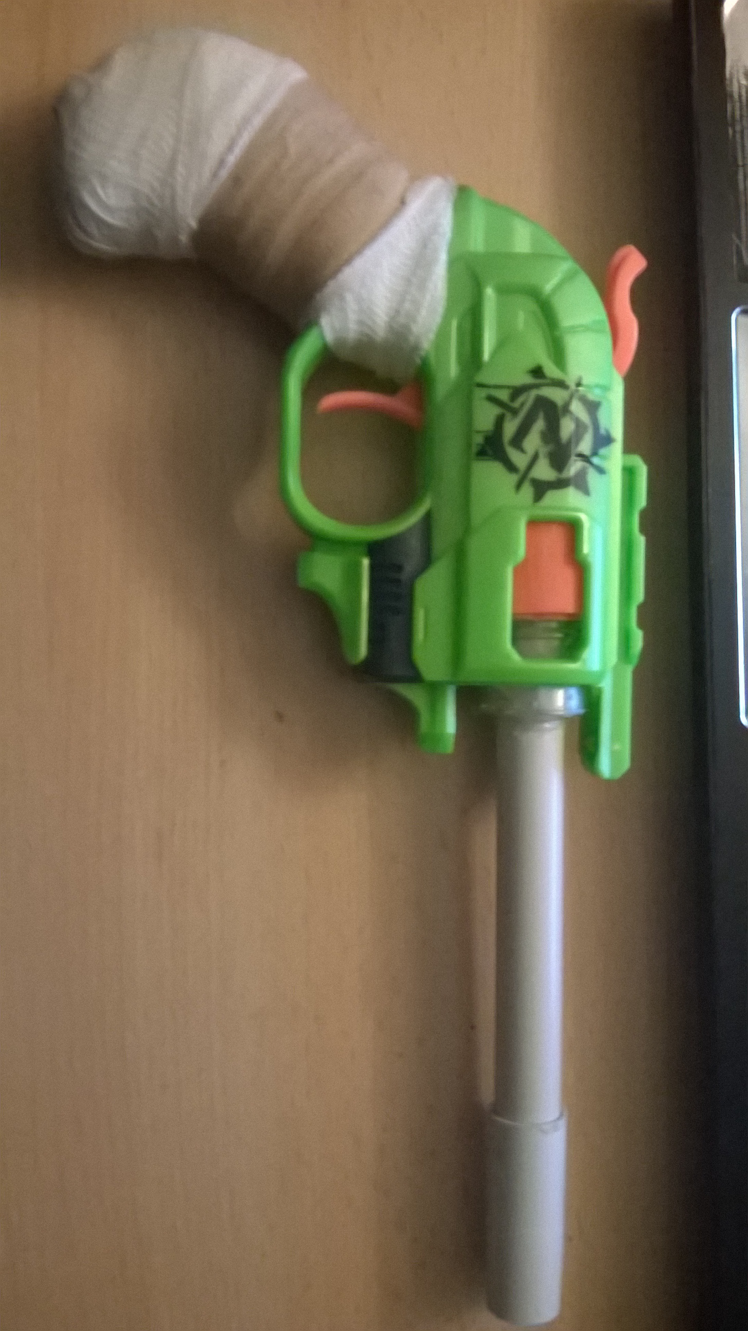 Doublestrike mit Aufschraubbarem Inline Magazin. Dem Inline Magazin soll noch eine Schalldämpfer Aussehen verpasst werden.