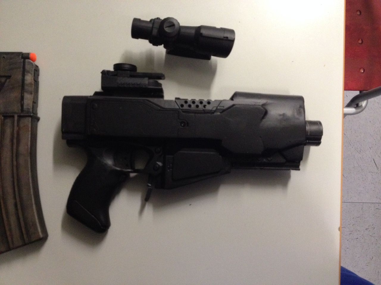 Eigentlich auch ne schicke Sidearm...