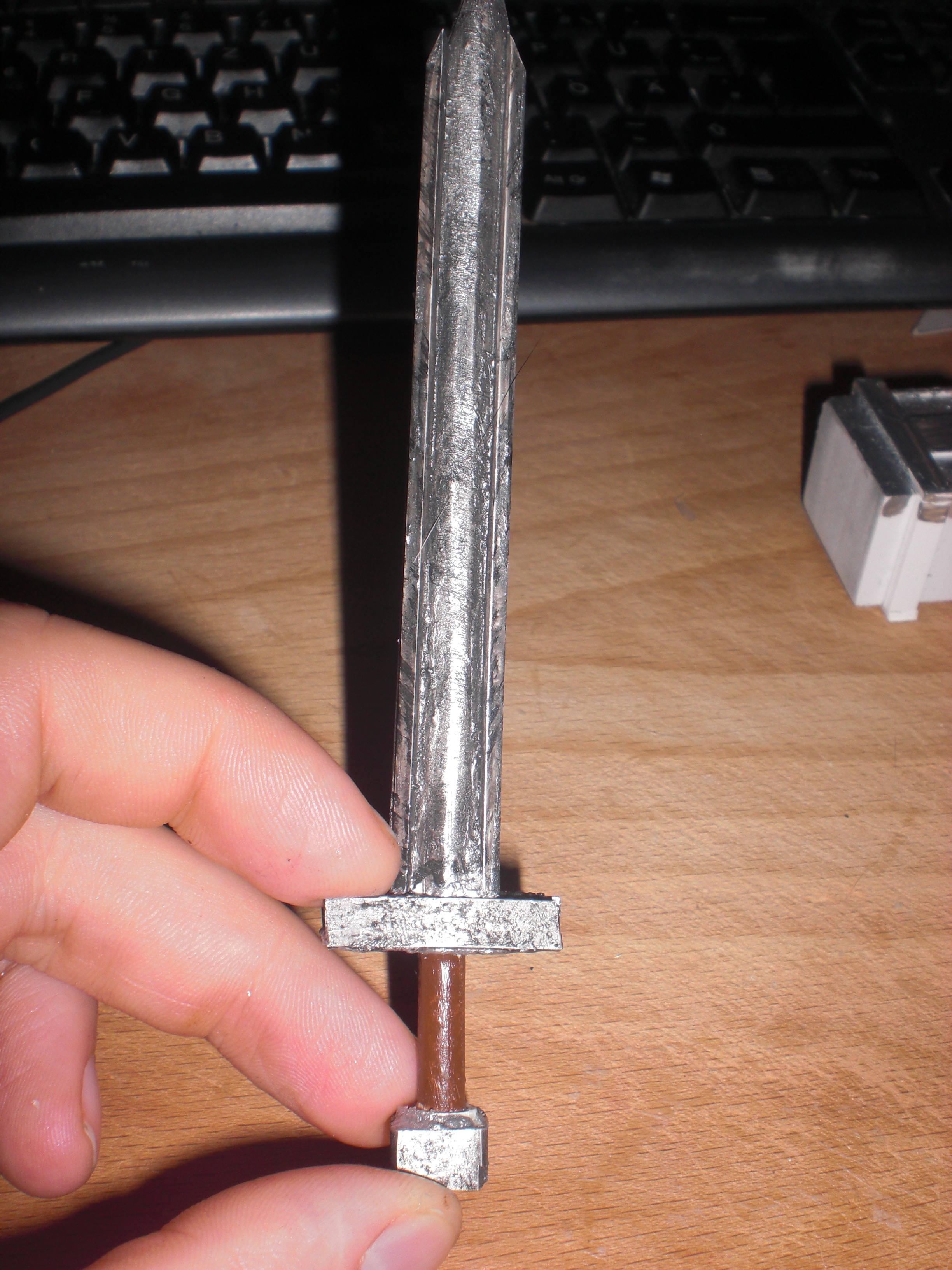 Fiktives Schwert komplett aus Kunststoff.