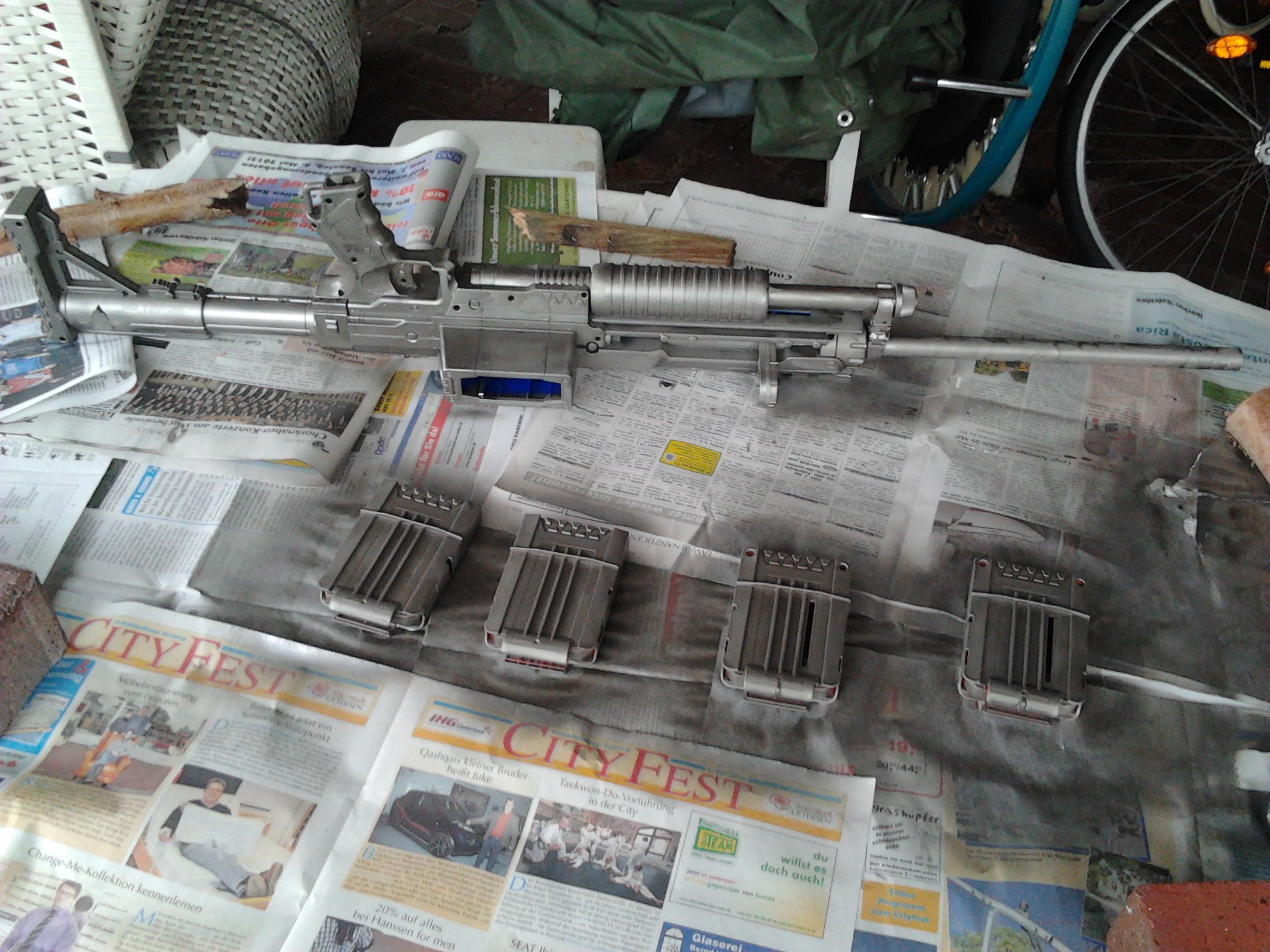 Grundierung mit Edelstahl Lack