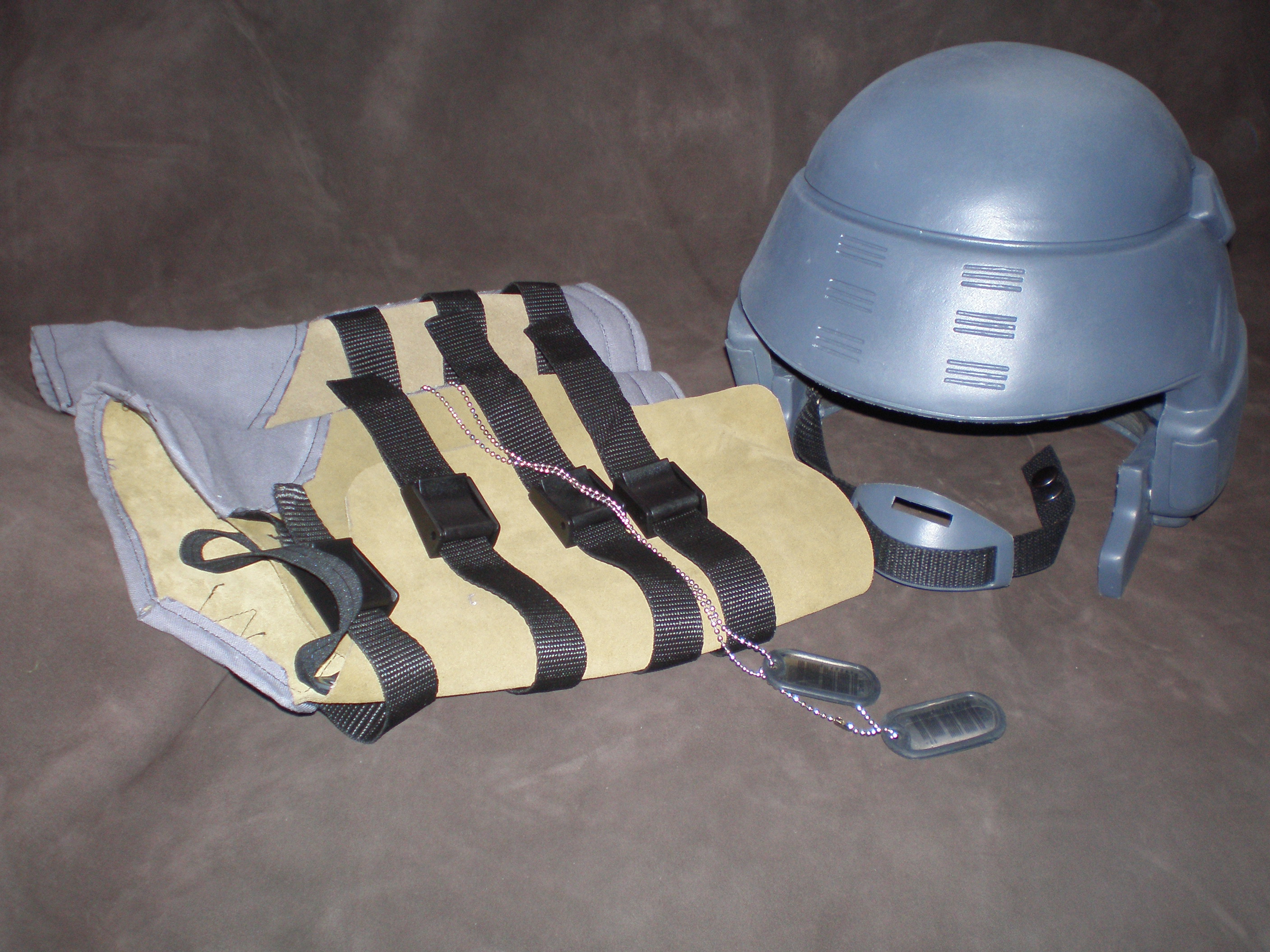 Helm Stulpen Dogtags