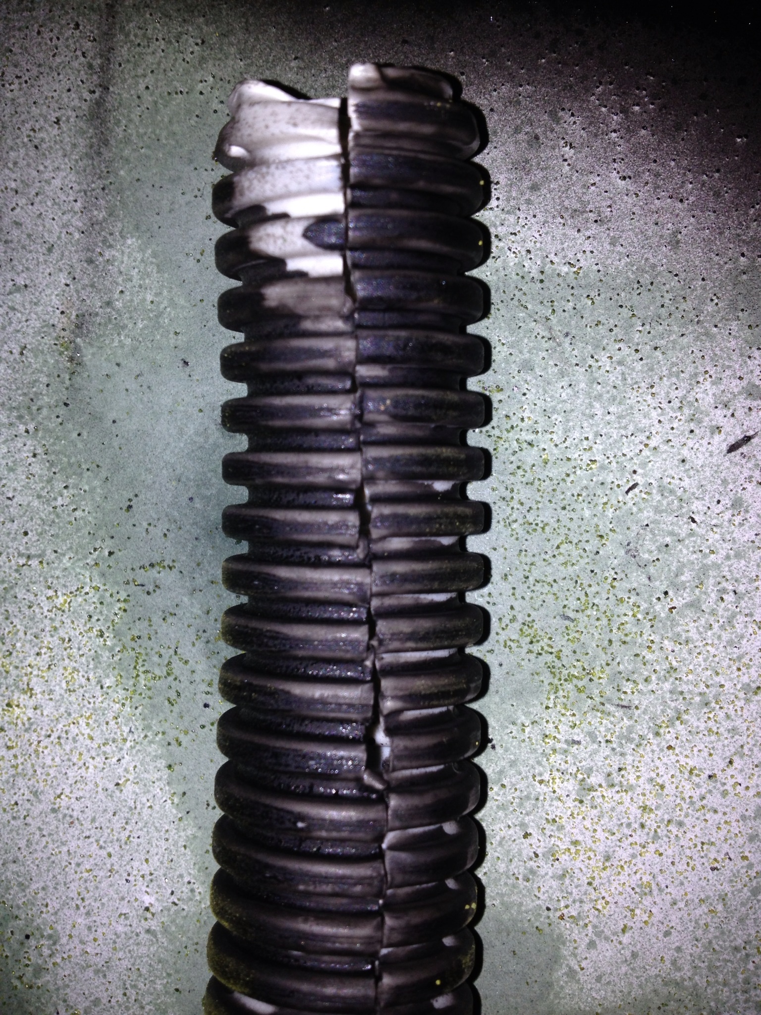 Kabelkanal, im schwarz grundiert