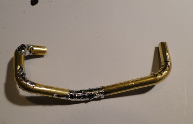 Knicken der Röhre durch einsägen und dann  verlöten.