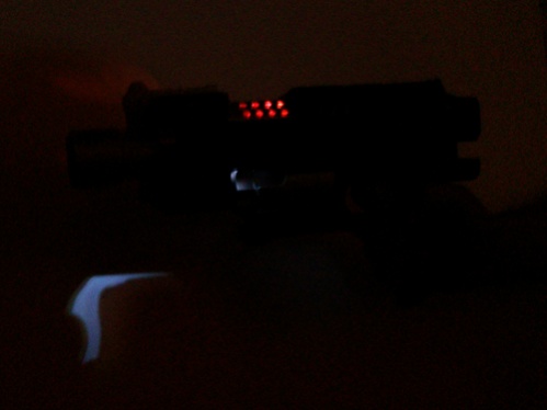 LED-Beleuchtung in Aktion. Leider habe ich das foto mit meiner kleinen Digicam etwas verwackelt, aber ich denke, man bekommt einen guten Eindruck ...