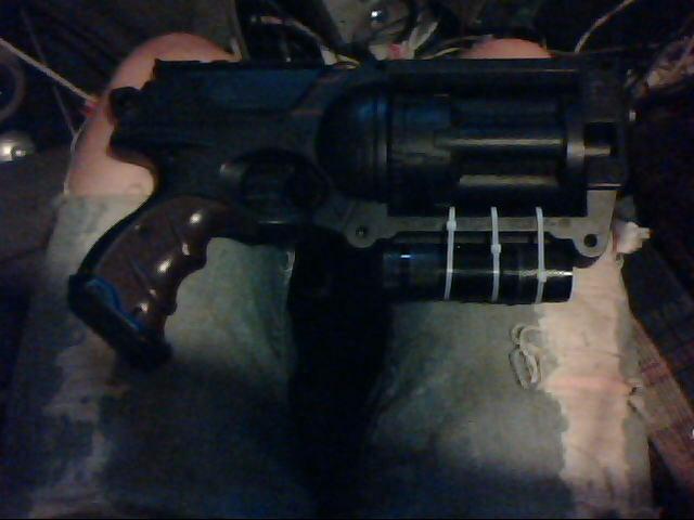 lederfarbender griff rest schwarz superARmod vollzogen :D und lampe für nachts angebrahct...