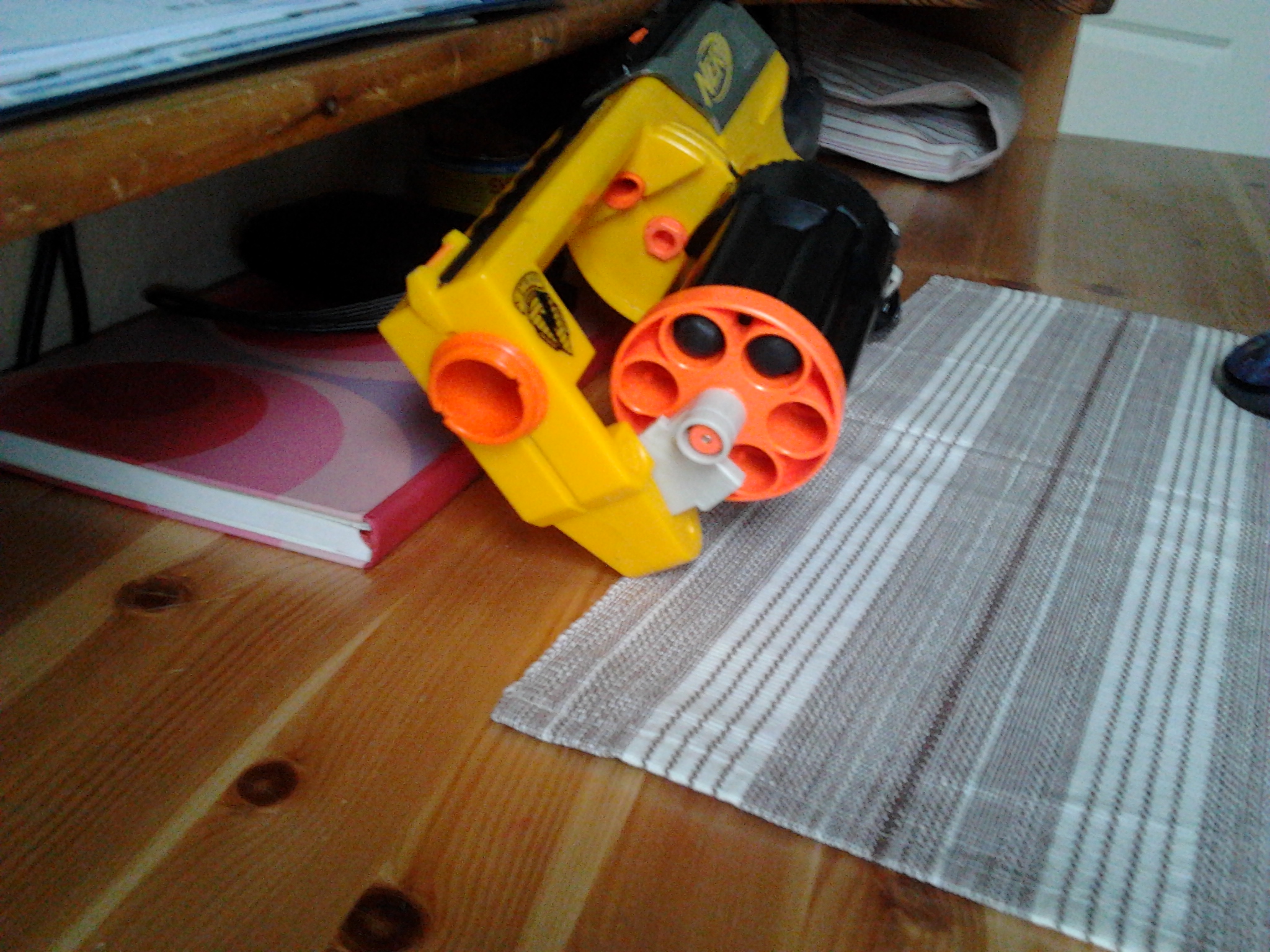 Mein erster Mod überhaupt:
AR raus und den Schwenkbereich der Trommel erweitert.