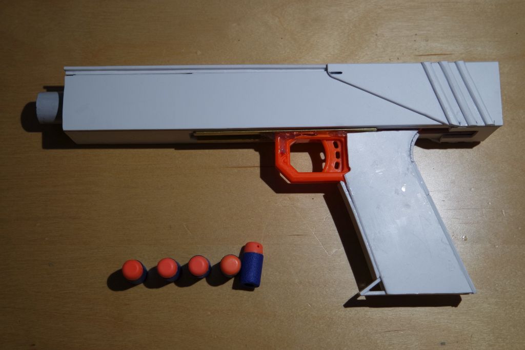 Pistolenblaster: Spannen