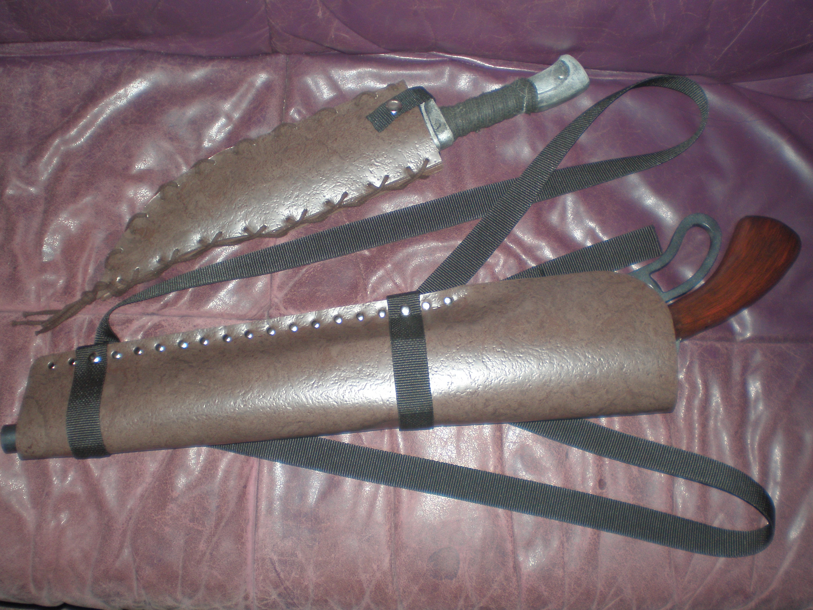 PVC LARP Messerscheide 
PVC Rückenholster