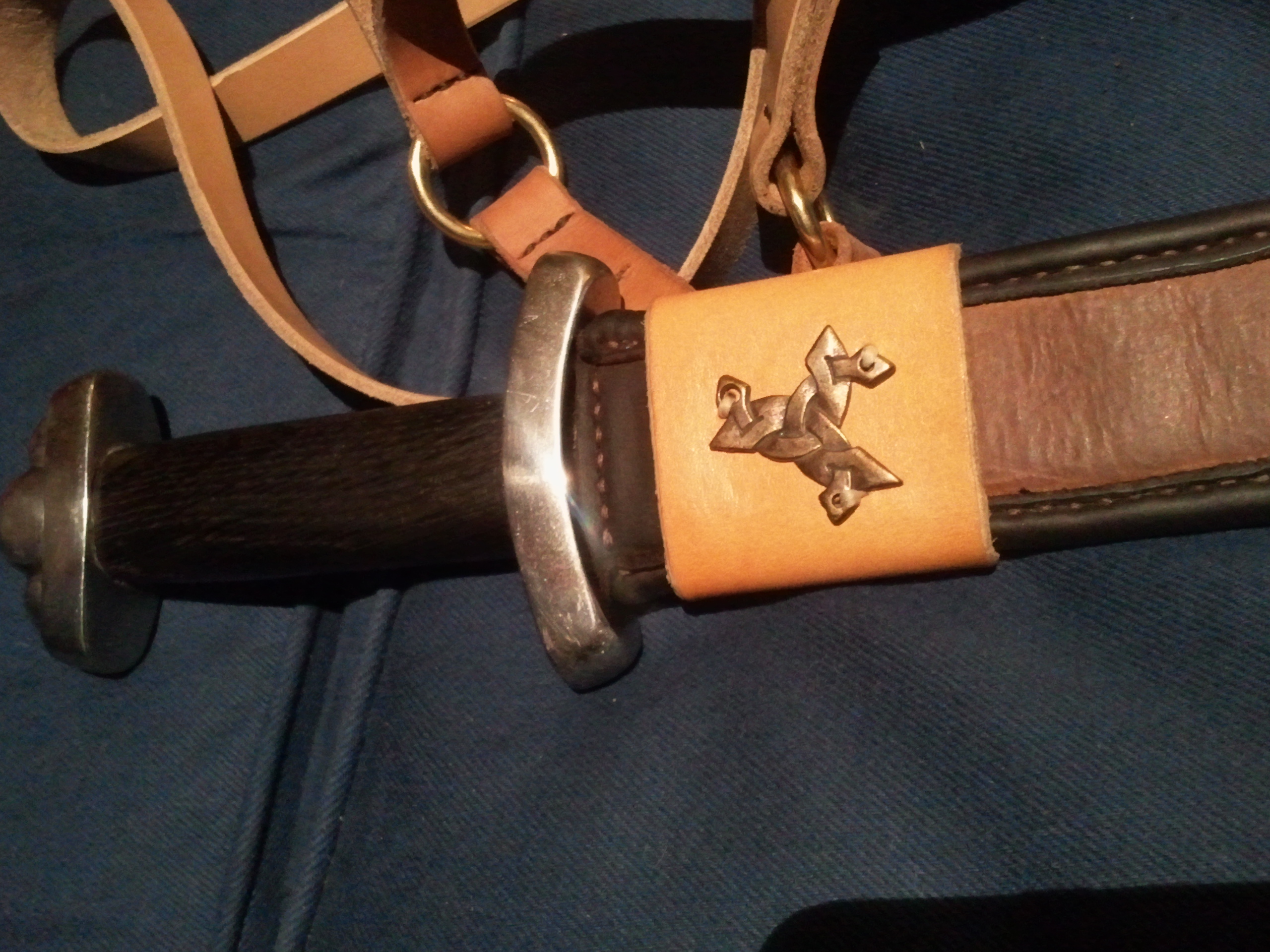 Schwertgehänge mit unserem Sippenknoten für meinen umgebauten Binns-Langsax