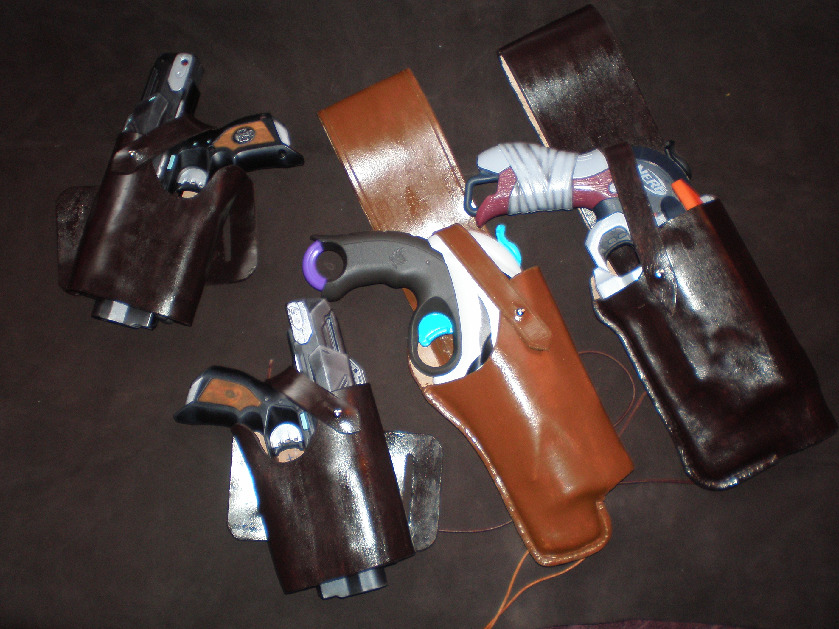 verschiedene Holster angepasst