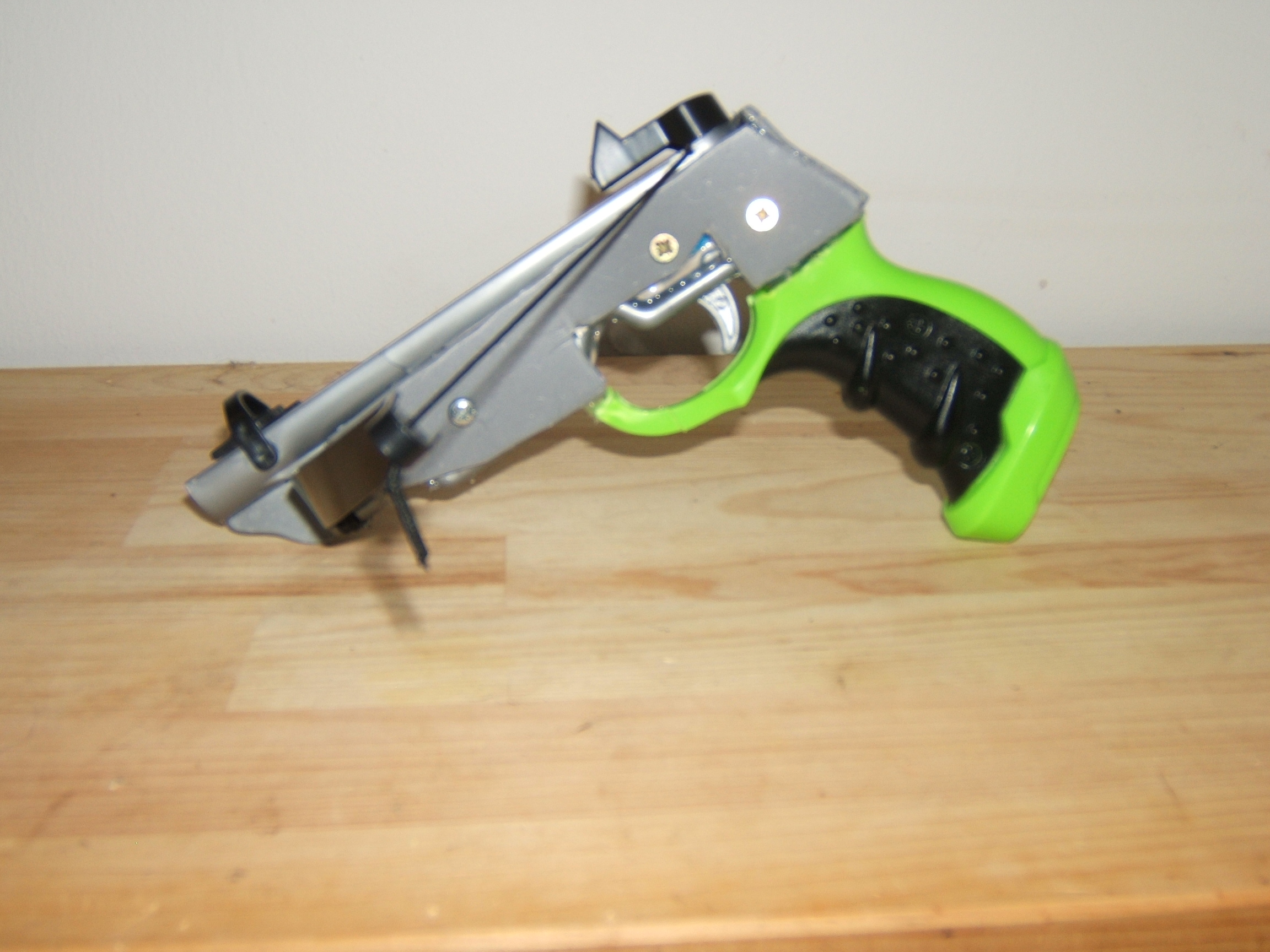 WIP: Mickey-Maus-Heft Armbrust mit Simba X-200 Griff(1)