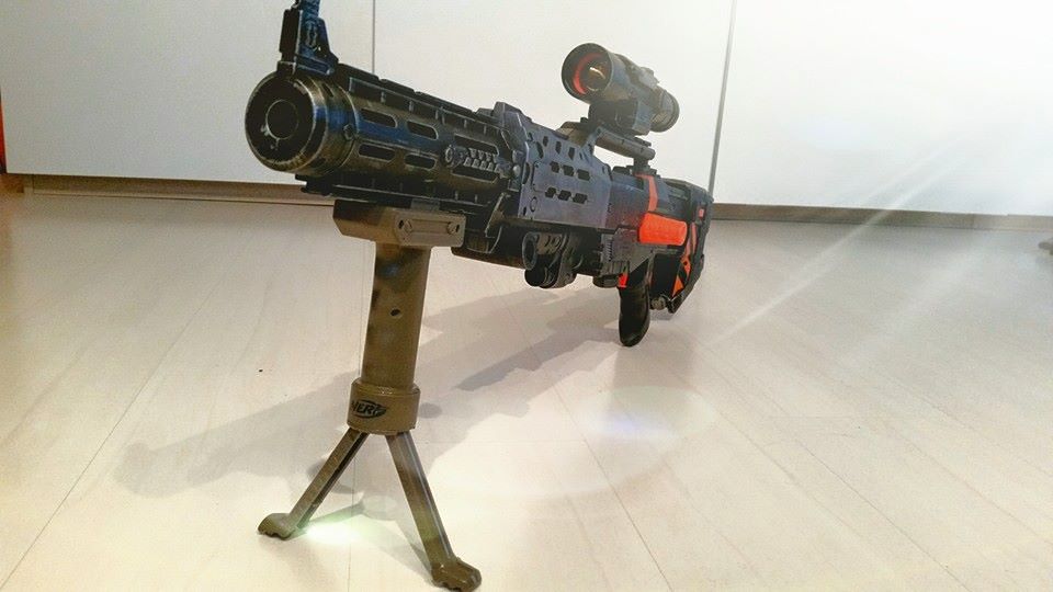 Zombiestrike Longshot CS-6 + Retaliator-Laufverlängerung + Longshot-Scope, Frontansicht "Deadshot"