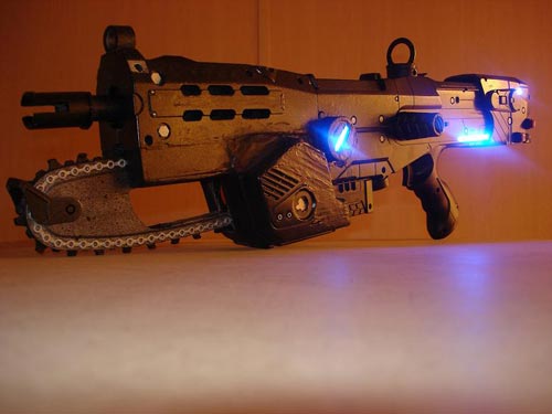 gears_of_war_lancer2.jpg